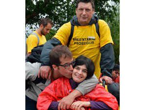 Voluntarios de Prosegur participan en A Coruña en una jornada de senderismo para personas con discapacidad Voluntarios de Prosegur participan en A Coruña en una jornada de senderismo para personas con discapacidad