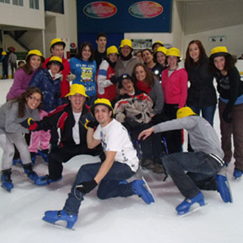 El Palacio de Hielo de Madrid acoge a jóvenes con discapacidad de la Fundación Deporte y Desafío El Palacio de Hielo de Madrid acoge a jóvenes con discapacidad de la Fundación Deporte y Desafío