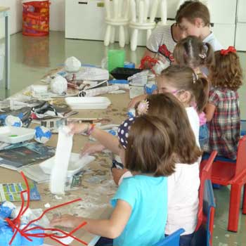 La Fundación Prosegur acerca el Museo Guggenheim Bilbao a los empleados de la Compañía y sus familias La Fundación Prosegur acerca el Museo Guggenheim Bilbao a los empleados de la Compañía y sus familias