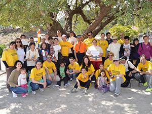 Voluntarios de Prosegur participan en una jornada de senderismo en Valencia junto a personas con discapacidad Voluntarios de Prosegur participan en una jornada de senderismo en Valencia junto a personas con discapacidad