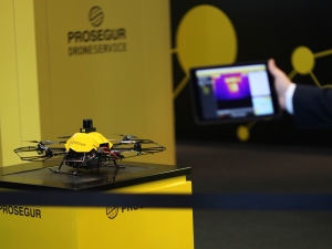 Prosegur presenta el primer dron de vigilancia capaz de volar autónomamente en interiores Prosegur presenta el primer dron de vigilancia capaz de volar autónomamente en interiores